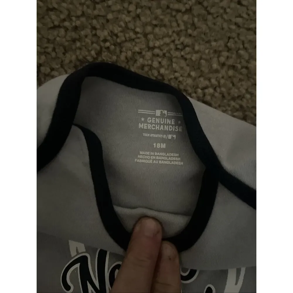 NWT NY Yankees Bodysuit 18 months Team Apparel Brand New